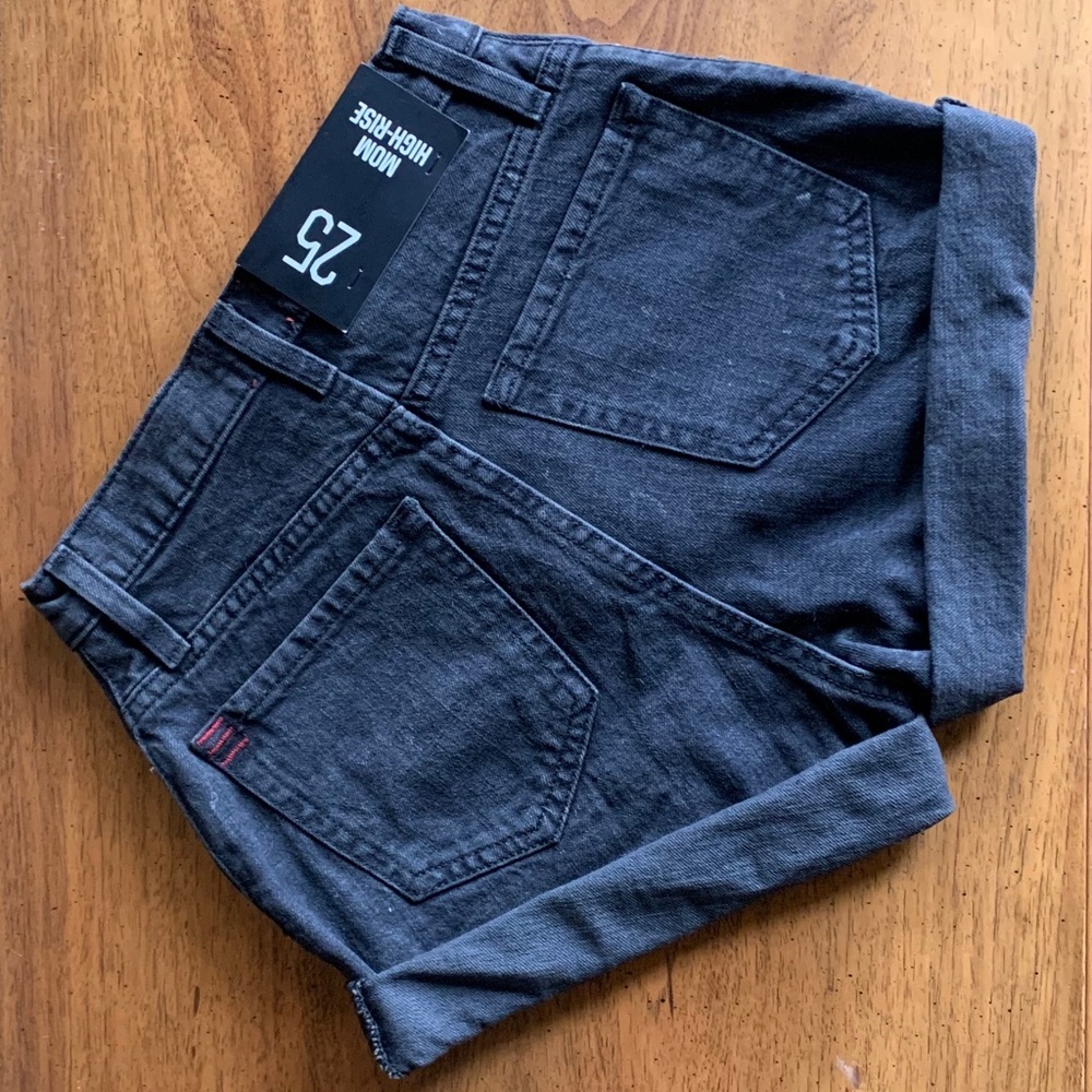 BDG High-Waisted Mom Short